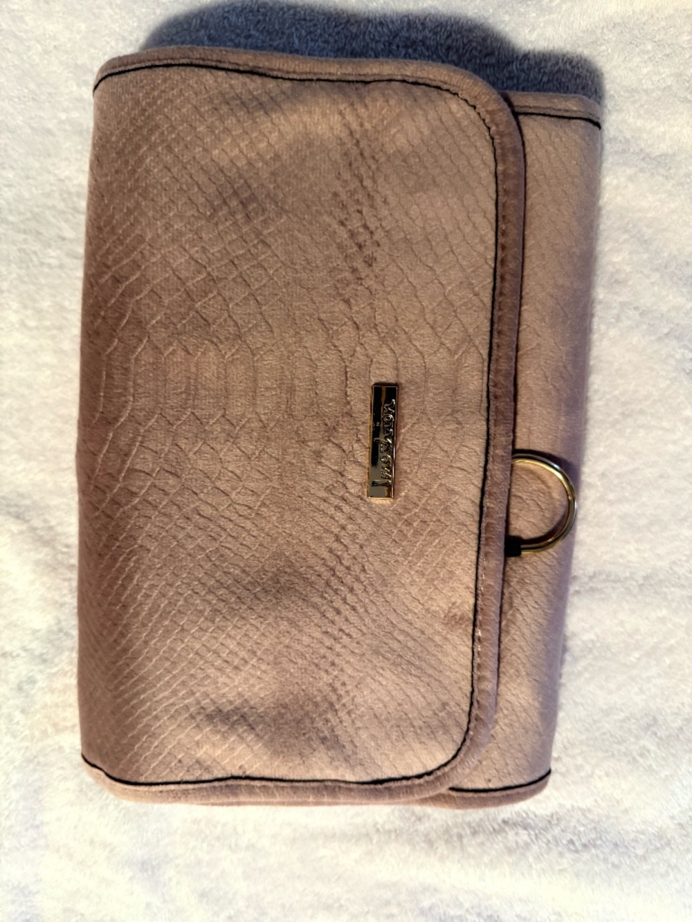 [FREE w/ $30+ purchase!] Imoshion Hanging Travel Toiletry Makeup Bag